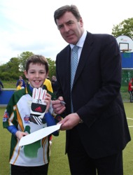 Packie Bonner meets a young fan in Carn.