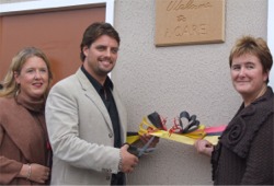 Keith Duffy cuts the ribbon on the new iCARE centre with Senator Cecilia Keaveney and iCARE chairperson, Angela Tourish.